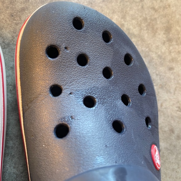 Adult Classic Crocs Men’s size 6 Women’s 8 - Picture 5 of 5